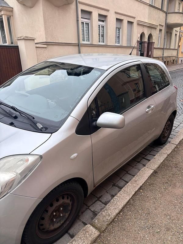 Gebraucht Toyota Yaris 87 PS (63 kW) 2007 Grau Kleinwagen