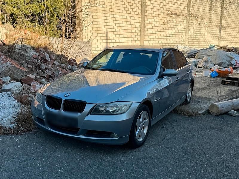Gebraucht BMW 320 150 PS (110 kW) 2005 Silber Limousine