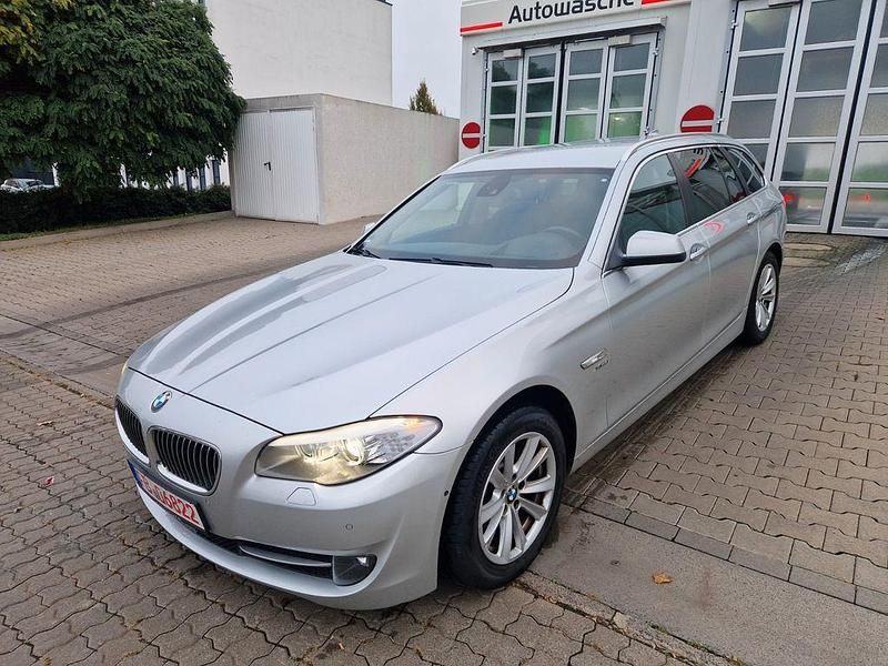 Silber Gebraucht 2012 BMW 525 Kombi | 8.490 € (Guter Preis) - Bild 1/4