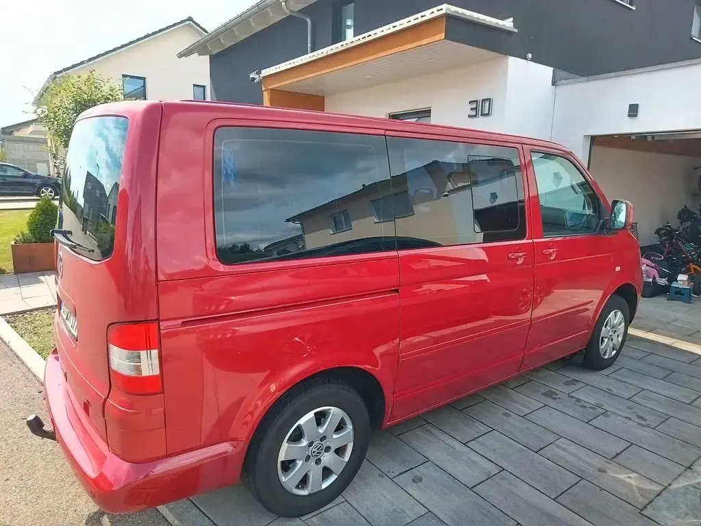 Second-hand VW T5 131 CP (96 kW) 2007 Roșu Van