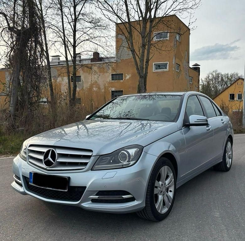 Gebraucht Mercedes C350 Avantgarde 265 PS (194 kW) 2013 Silber Limousine