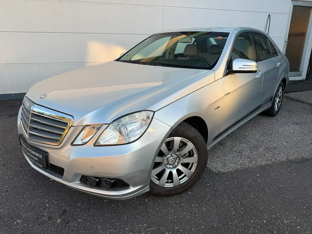 Gebraucht Mercedes E200 187 PS (137 kW) 2011 Silber Limousine