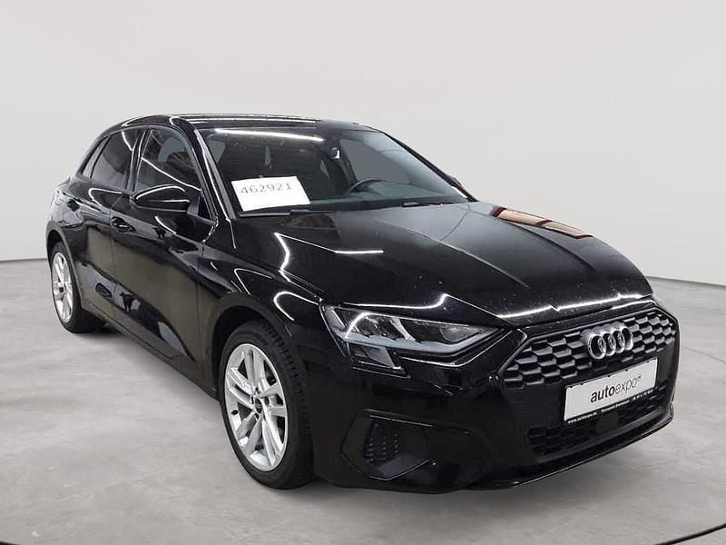 Brillantschwarz Gebraucht 2021 Audi A3 Ambiente Kombi | 17.390 € (Superpreis) - Bild 1/4