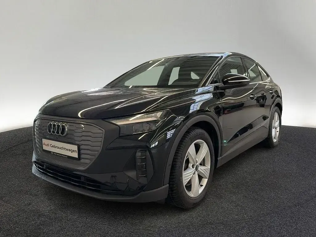 Gebraucht Audi Q4 Sportback e-tron Ambiente 150 kW (204 PS) 2023 Mythosschwarz metallic SUV