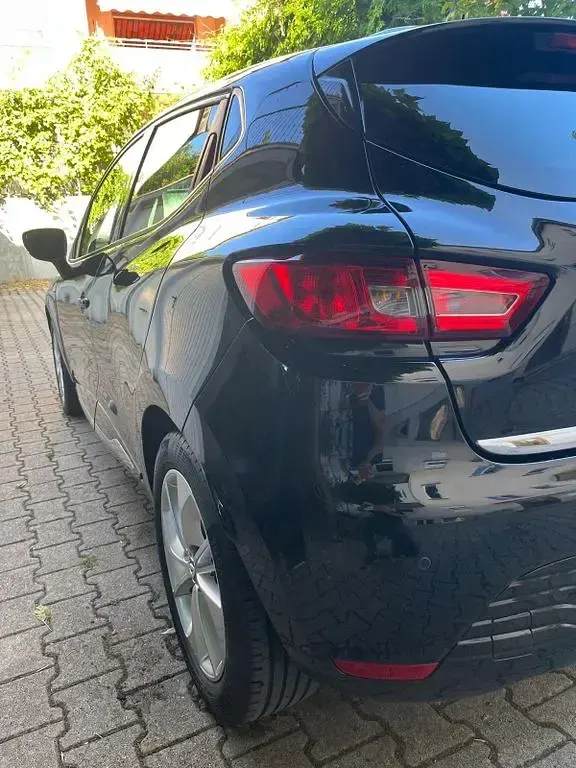 Gebraucht Renault Clio LIMITED 73 PS (53 kW) 2016 Schwarz Limousine
