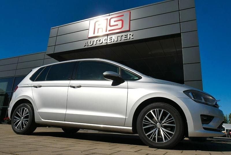 Silber Gebraucht 2016 VW Golf Sportsvan Allstar Van / Kleinbus | 11.990 € (Guter Preis) - Bild 1/4