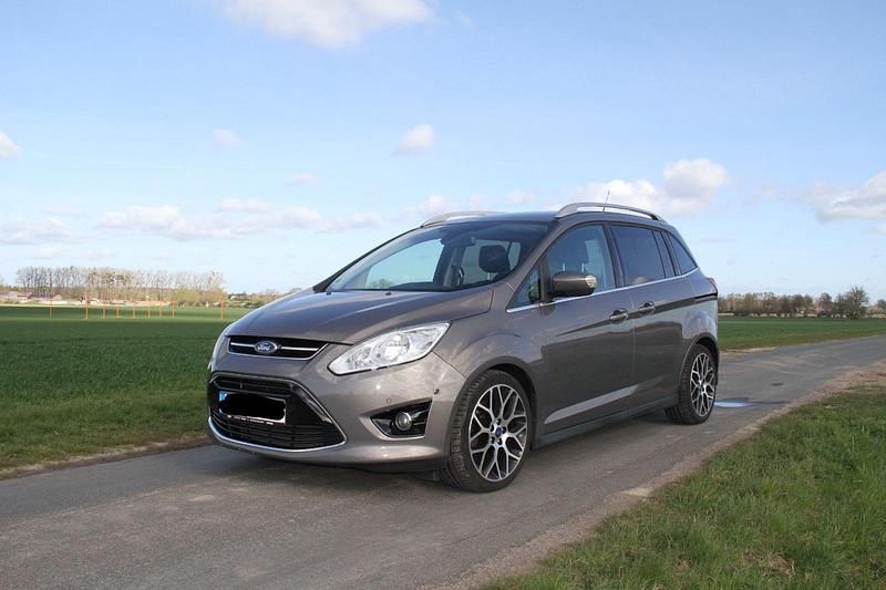 Gebraucht Ford Grand C-Max Titanium 150 PS (110 kW) 2013 Braun Van / Kleinbus