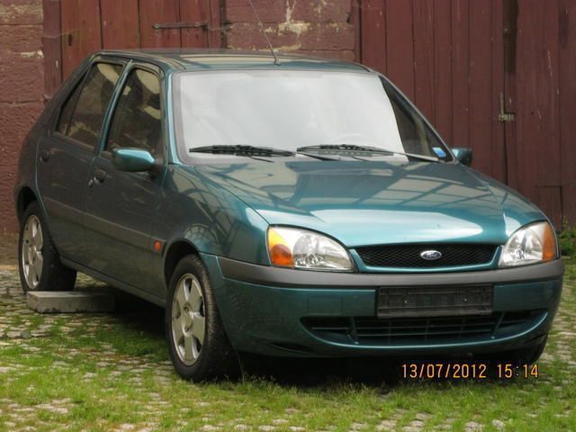 Gebraucht Ford Fiesta 82 PS (60 kW) 2001 Grün metallic Kleinwagen