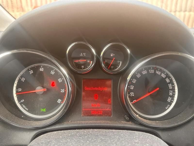 Gebraucht Opel Astra 140 PS (102 kW) 2010 Blau Kleinwagen