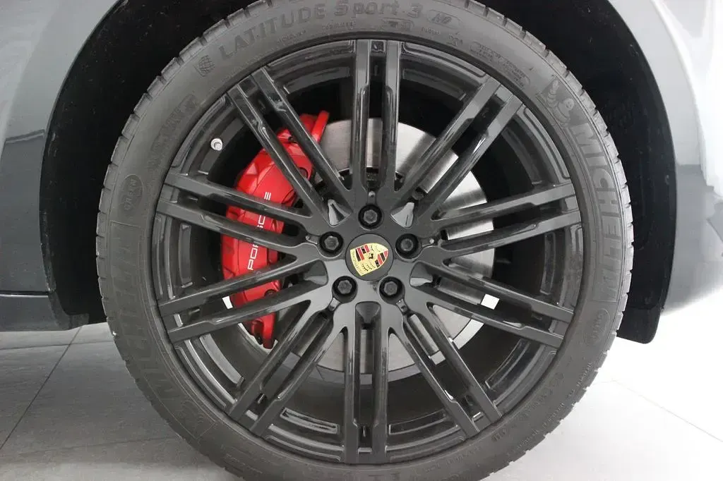 Gebraucht Porsche Macan Performance Package 441 PS (324 kW) 2017 Grau SUV