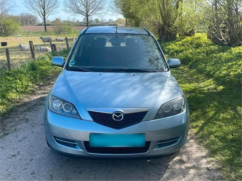 Usata Mazda 2 80 CV (58 kW) 2007 Blu Utilitaria