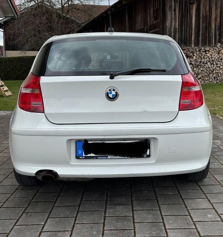Gebraucht BMW 116 122 PS (89 kW) 2010 Weiß Kleinwagen