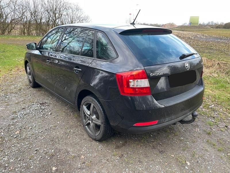 Gebraucht Skoda Rapid 90 PS (66 kW) 2017 Schwarz Kleinwagen