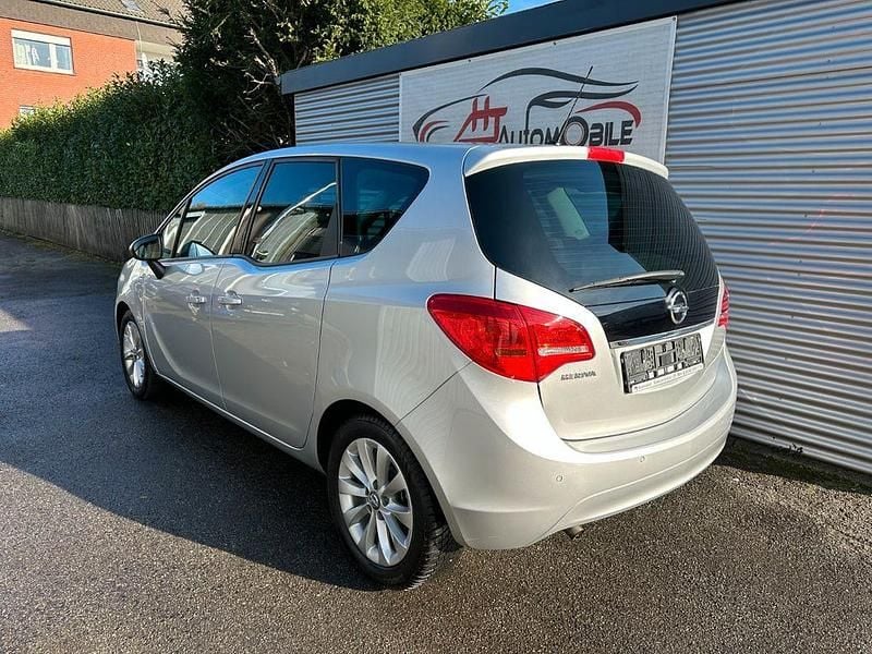 Gebraucht Opel Meriva 120 PS (88 kW) 2017 Silber Van / Kleinbus