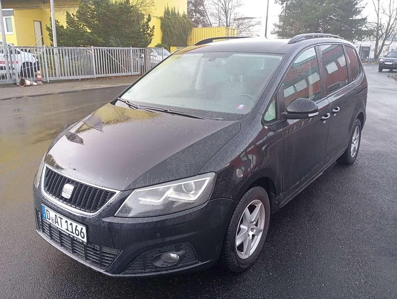 Schwarz Gebraucht 2011 Seat Alhambra Van / Kleinbus | 6.800 € (Superpreis) - Bild 1/4