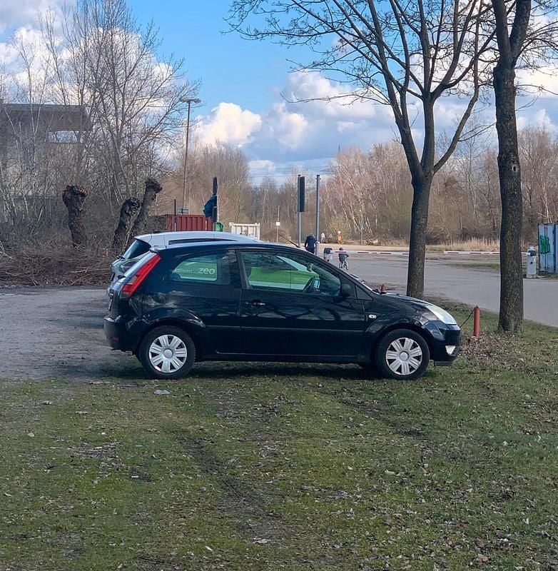 Gebraucht Ford Fiesta 80 PS (58 kW) 2005 Schwarz Kleinwagen