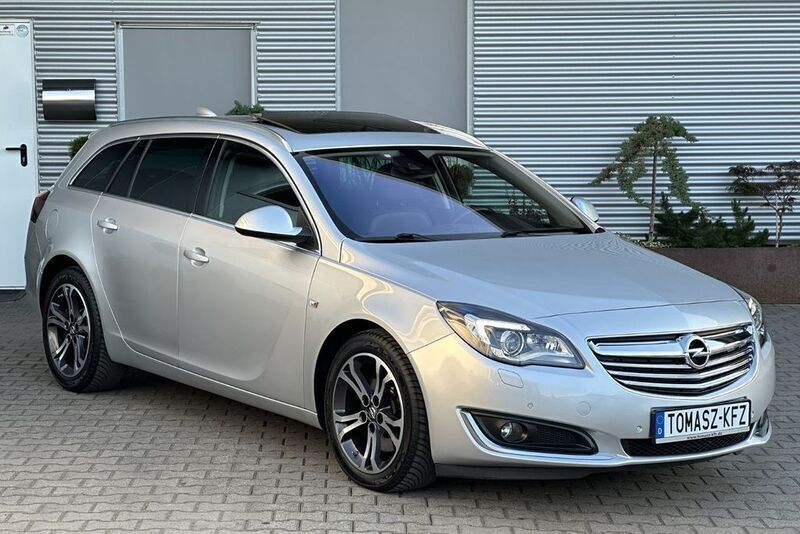Argonsilber metallic (z176) Gebraucht 2017 Opel Insignia Kombi | 16.999 € (Fairer Preis) - Bild 1/4