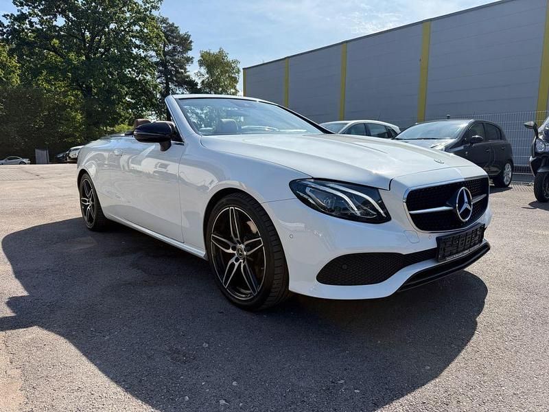 Weiß Gebraucht 2018 Mercedes E220 Cabrio | 34.750 € (Etwas zu teuer) - Bild 1/4