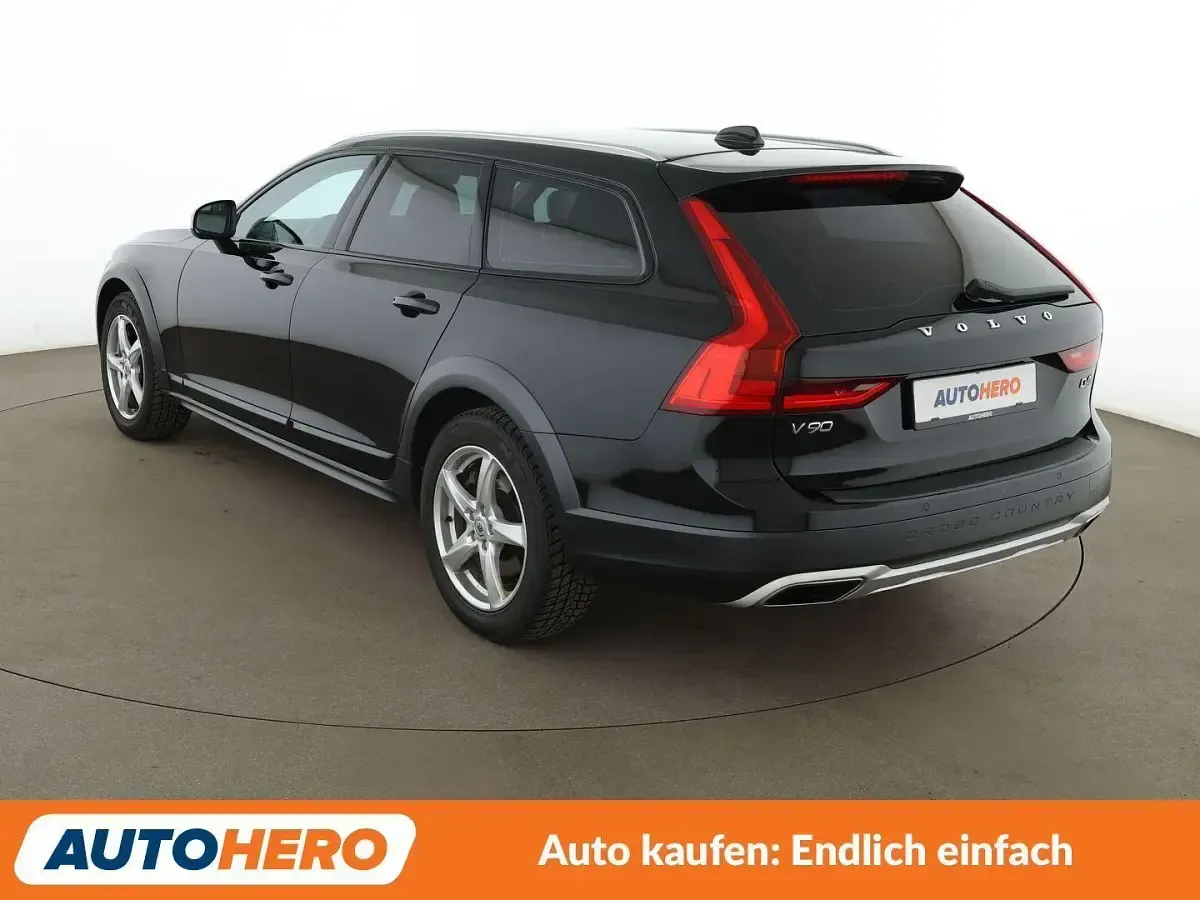 Gebraucht Volvo V90 CC 190 PS (139 kW) 2019 Black stone Kombi