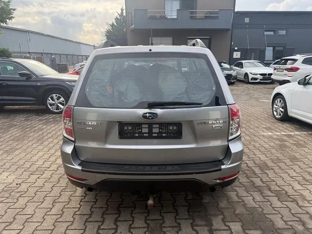 Occasion Subaru Forester 147 ch (108 kW) 2011 Gris SUV