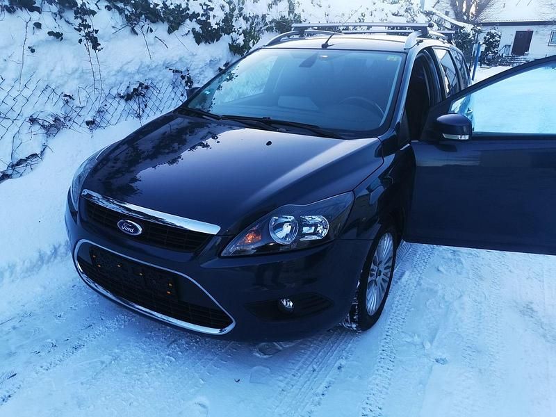 Grau Gebraucht 2009 Ford Focus Kombi | 3.600 € (Fairer Preis) - Bild 1/4