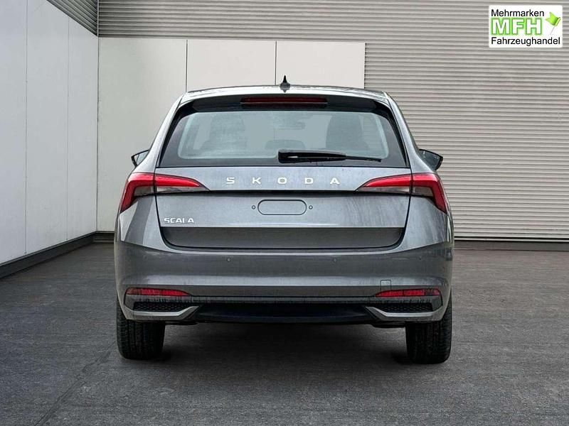Neu Skoda Scala Selection 116 PS (85 kW) 2026 Grau Kleinwagen