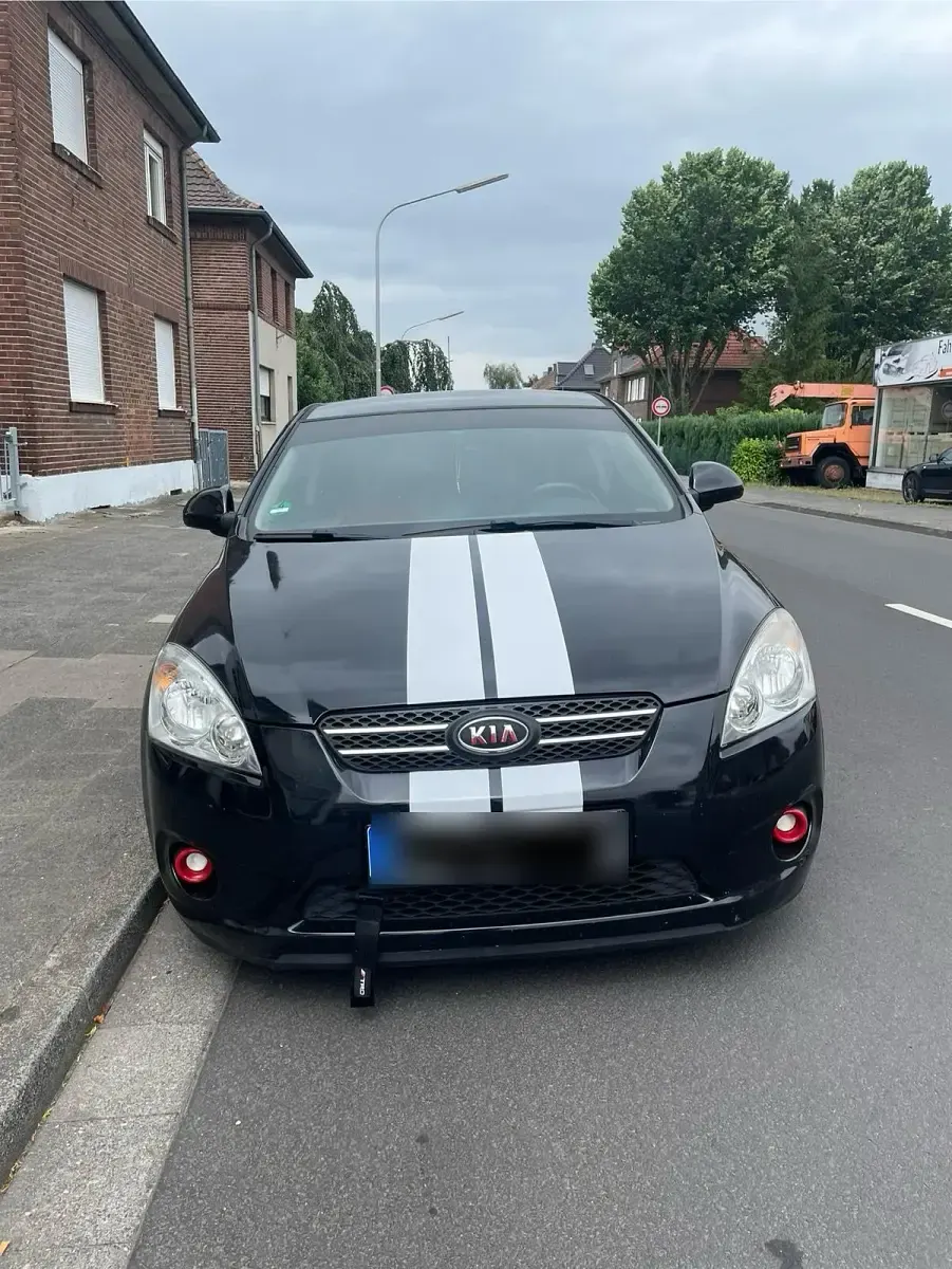 Gebraucht Kia Ceed 126 PS (92 kW) 2008 Schwarz Kleinwagen