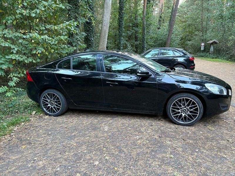 Gebraucht Volvo S60 Kinetic 150 PS (110 kW) 2011 Schwarz Limousine