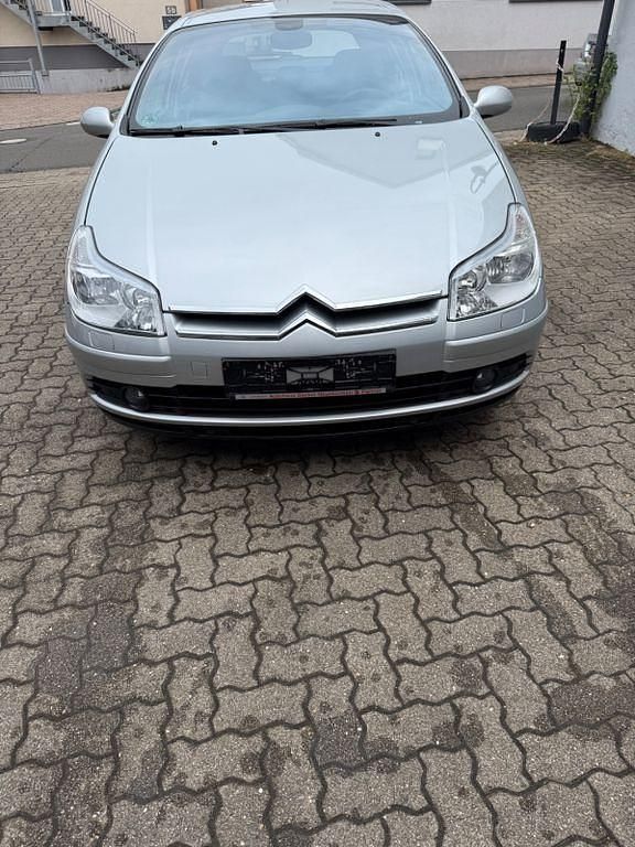 Grau Gebraucht 2005 Citroën C5 Tendance Limousine | 3.800 € (Fairer Preis) - Bild 1/4