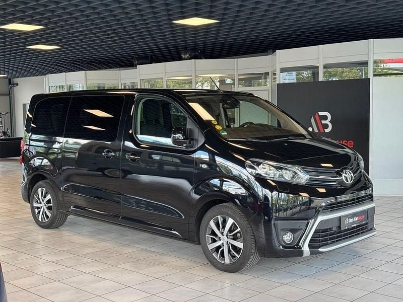 Schwarz Gebraucht 2018 Toyota Proace Verso Comfort Kombi | 27.840 € (Guter Preis) - Bild 1/4