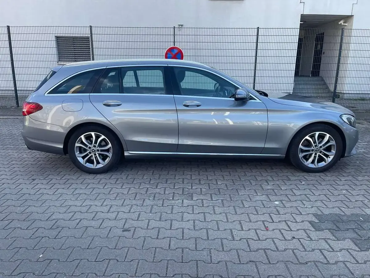 Gebraucht Mercedes C200 184 PS (135 kW) 2015 Palladiumsilber  metalliclack Kombi