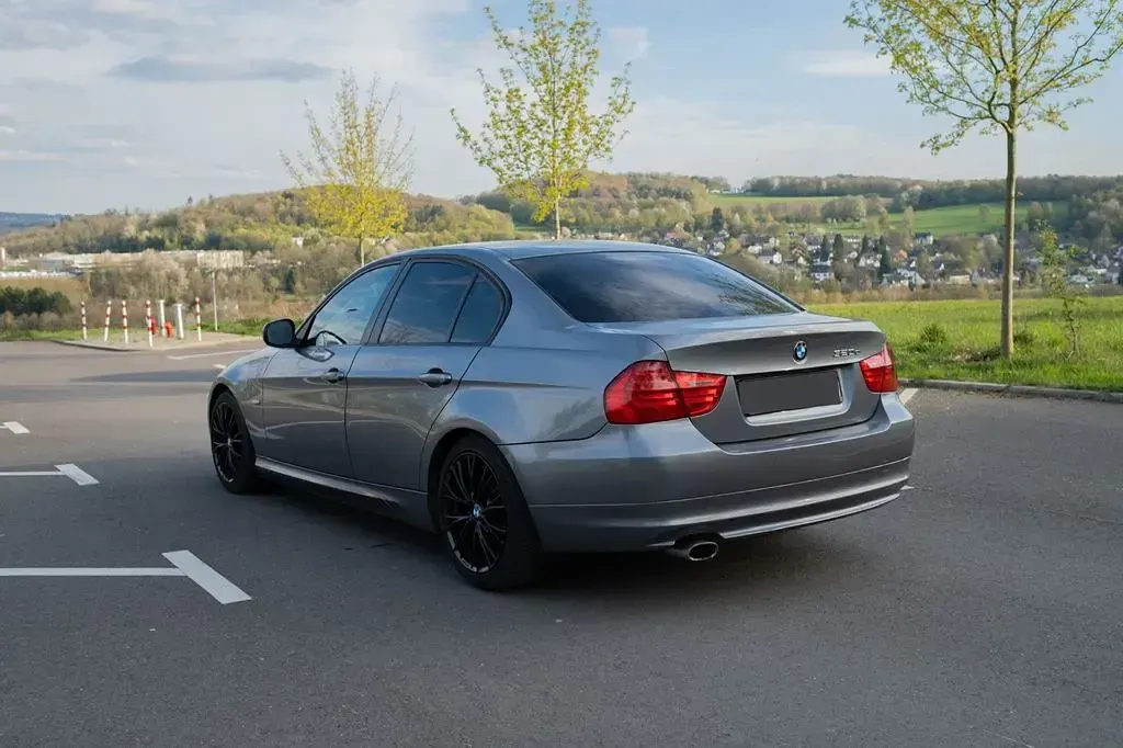 Second-hand BMW 320 163 CP (119 kW) 2012 Gri Berlinǎ