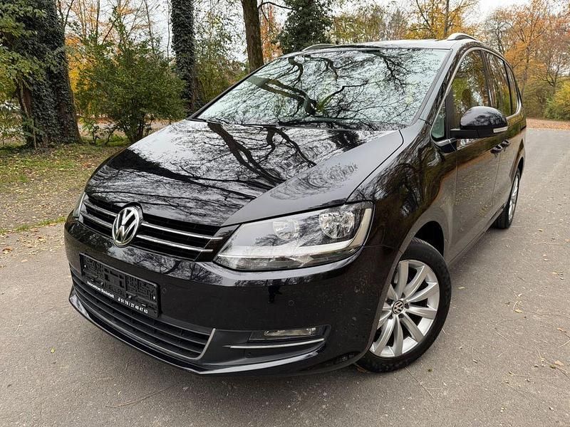 Schwarz Gebraucht 2011 VW Sharan Highline Van / Kleinbus | 15.490 € (Teuer) - Bild 1/4