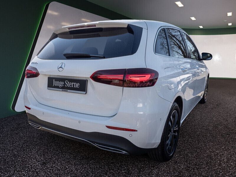 Gebraucht Mercedes B250e Advanced Plus 163 PS (119 kW) 2023 Weiß Van / Kleinbus