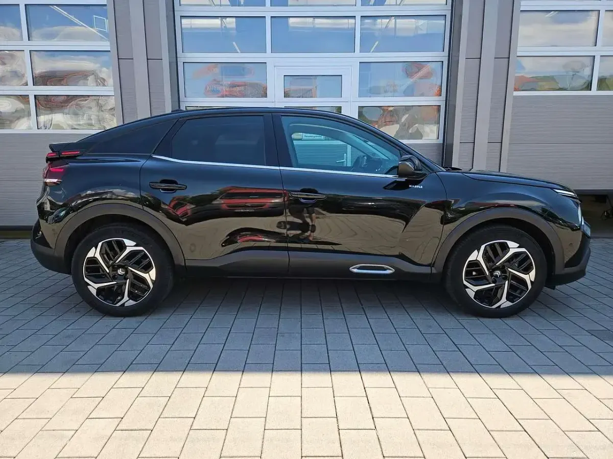 Gebraucht Citroën C4 Shine 131 PS (96 kW) 2023 Schwarz SUV