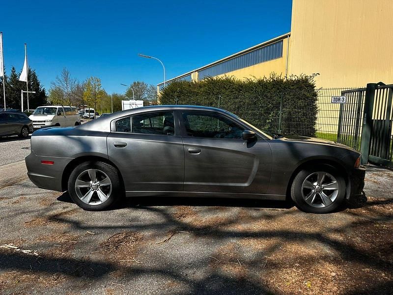 Używany Dodge Charger 296 KM (217 kW) 2011 Szary Sedan/Limuzyna