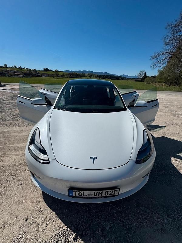 Usata Tesla Model 3 235 kW (320 CV) 2021 Bianco Berlina
