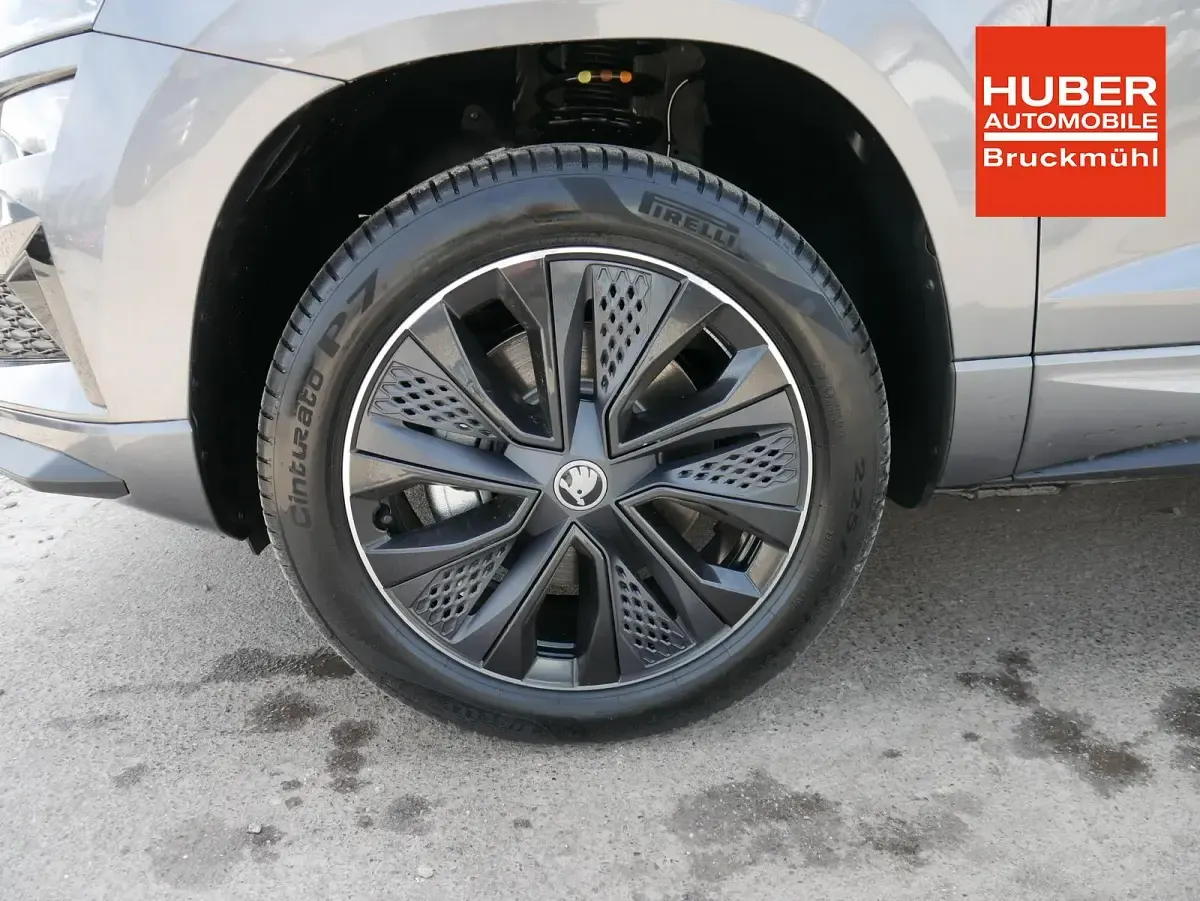 Neu Skoda Karoq SportLine 190 PS (139 kW) 2026 Graphite grau metallic SUV