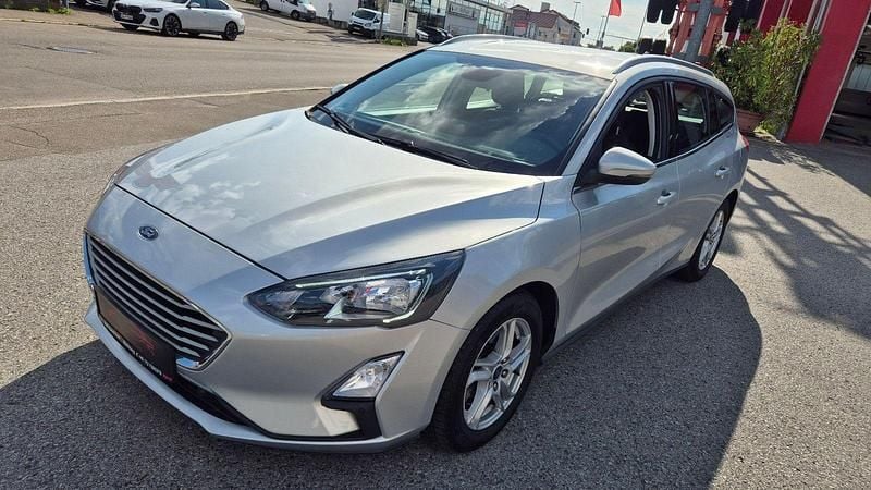 Silber Gebraucht 2022 Ford Focus Cool & Connect Kombi | 16.499 € (Superpreis) - Bild 1/4