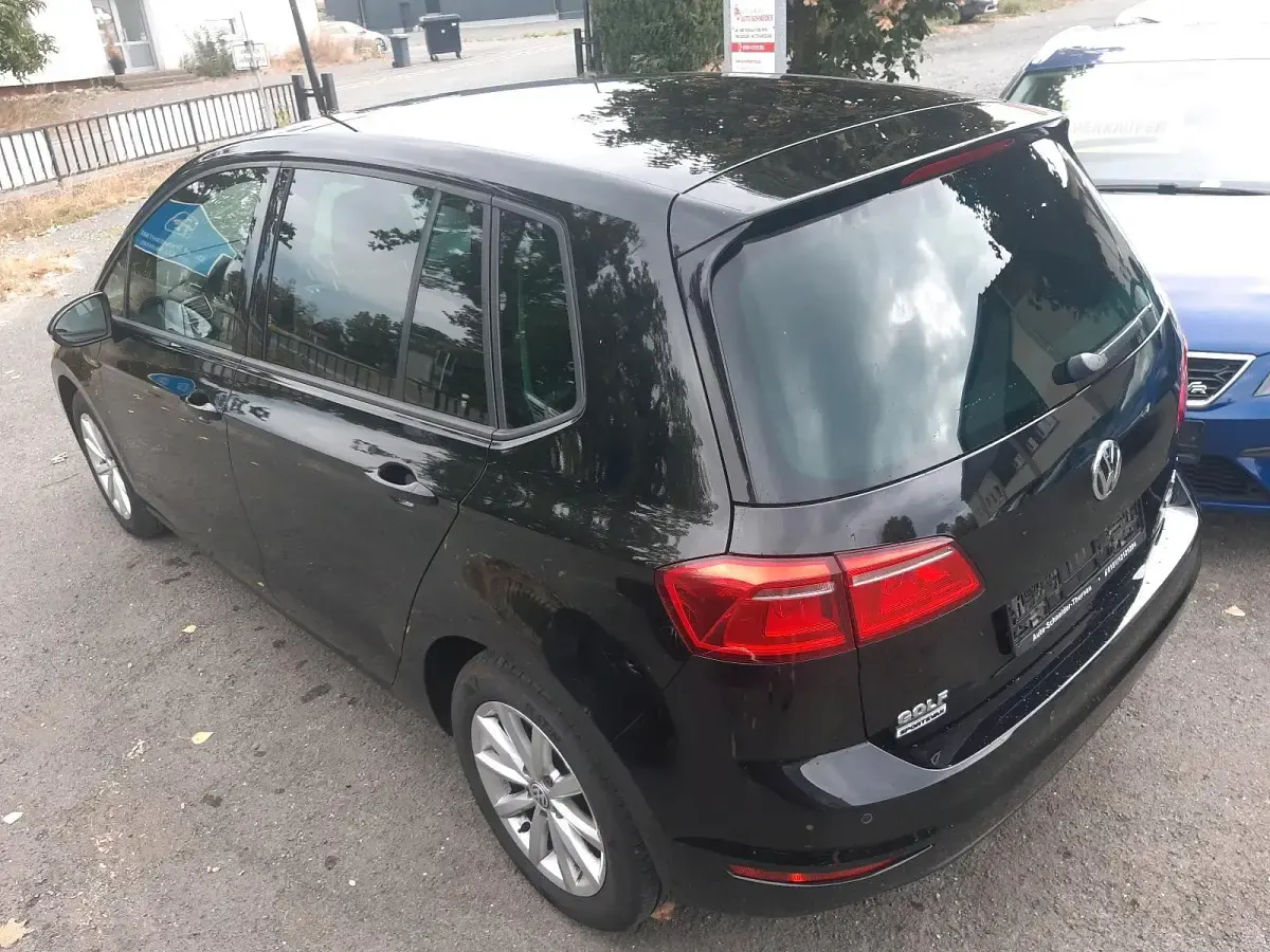 Gebraucht VW Golf VII LOUNGE 86 PS (63 kW) 2015 Schwarz Limousine