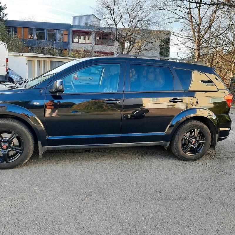 Schwarz Gebraucht 2013 Fiat Freemont SUV | 8.900 € (Fairer Preis) - Bild 1/4