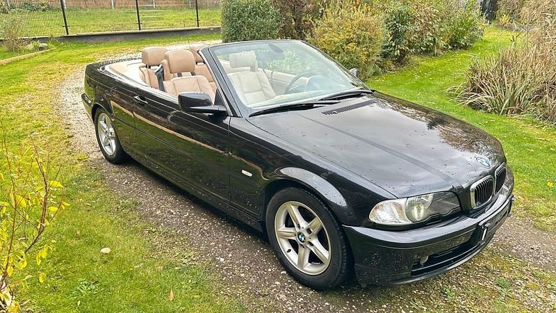 Schwarz Gebraucht 2001 BMW 320 Cabriolet Cabrio | 3.950 € (Superpreis) - Bild 1/4