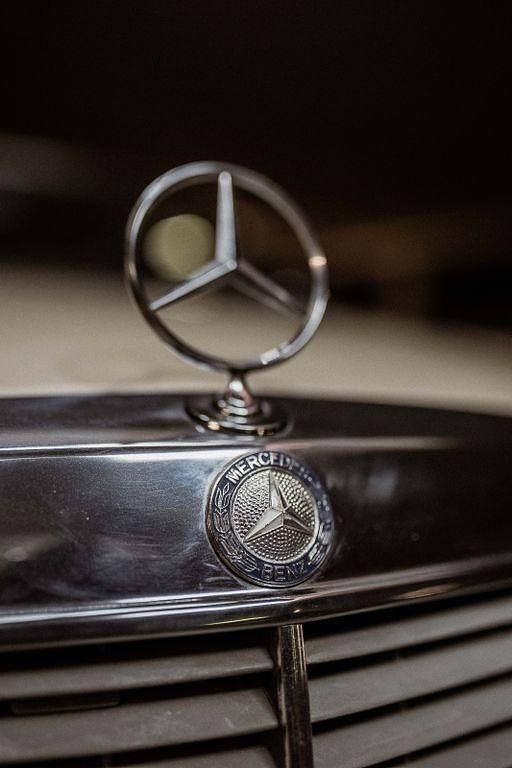 Gebraucht Mercedes 230 136 PS (100 kW) 1981 Beige Coupé