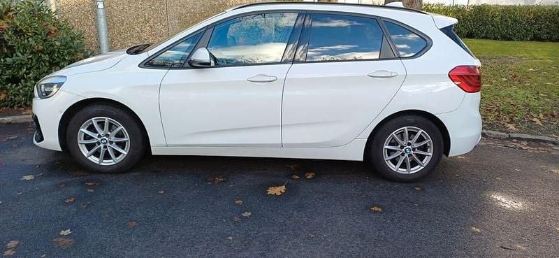 Weiß Gebraucht 2018 BMW 216 Active Tourer Advantage Van / Kleinbus | 9.700 € (Fairer Preis) - Bild 1/4