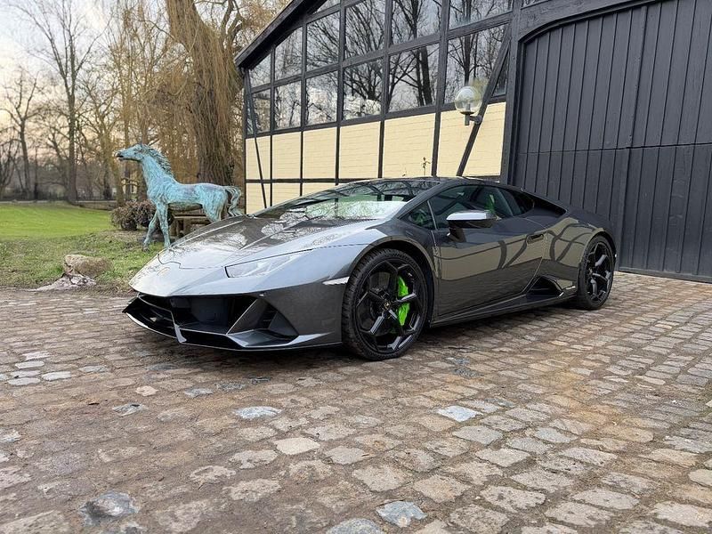 Grau Gebraucht 2019 Lamborghini Huracán | 210.000 € - Bild 1/3
