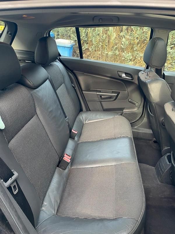 Gebraucht Opel Astra 105 PS (77 kW) 2005 Schwarz Kleinwagen