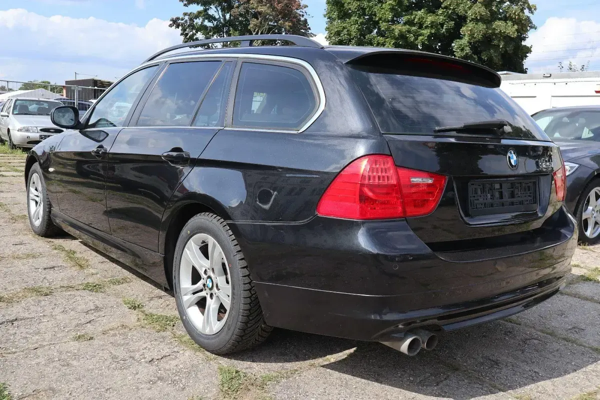 Gebraucht BMW 325 218 PS (160 kW) 2009 Schwarz Kombi