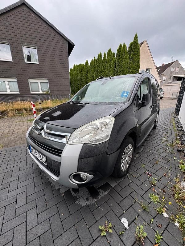 Schwarz Gebraucht 2011 Citroën Berlingo XTR Van / Kleinbus | 5.300 € (Fairer Preis) - Bild 1/4