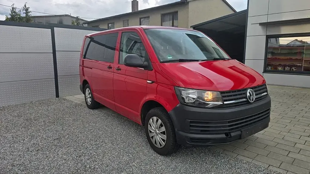 Gebraucht VW Caravelle 150 PS (110 kW) 2016 Rot Van