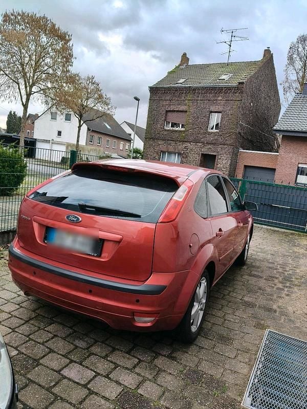 Gebraucht Ford Focus 101 PS (74 kW) 2007 Orange Limousine